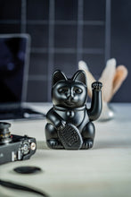 Lade das Bild in den Galerie-Viewer, Myneko by Donkey Winkekatze "Classic", Schwarz