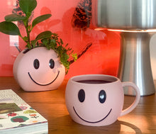Lade das Bild in den Galerie-Viewer, Bitten Design Becher "Mood Mug", rosa