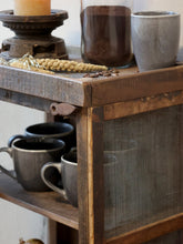 Lade das Bild in den Galerie-Viewer, Chic Antique Fliegenschrank