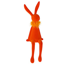 Lade das Bild in den Galerie-Viewer, Kantenhocker Hase mit Federboa 56 cm, orange