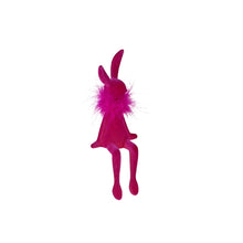 Lade das Bild in den Galerie-Viewer, Kantenhocker Hase mit Federboa 25 cm, pink