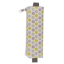 Lade das Bild in den Galerie-Viewer, Federmäppchen mit Buchband "Happy Smile"