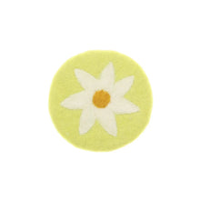 Lade das Bild in den Galerie-Viewer, Untersetzer "Flower" gelb, 10 cm