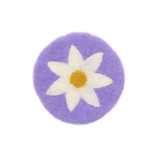 Lade das Bild in den Galerie-Viewer, Untersetzer "Flower" lila, 20 cm