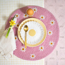 Lade das Bild in den Galerie-Viewer, Tischset "Flower" rosa, 35 cm
