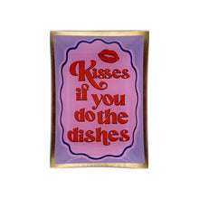 Lade das Bild in den Galerie-Viewer, Gift Company Love Plates "Kisses If You Do The Dishes", 14 x 10 cm