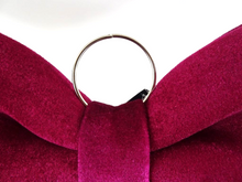 Lade das Bild in den Galerie-Viewer, XXL-Schleife aus weinrotem Samt, 48x52 cm