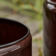 Lade das Bild in den Galerie-Viewer, House Doctor Übertopf "Pile" rotbraun, 37 cm