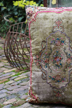 Lade das Bild in den Galerie-Viewer, Imbarro Kissen "Avery", 40 x 60 cm