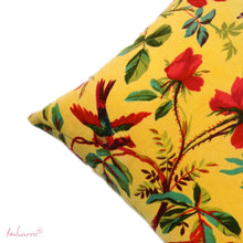 Lade das Bild in den Galerie-Viewer, Imbarro Kissen "Paradise" kanariengelb, 40 x 60 cm