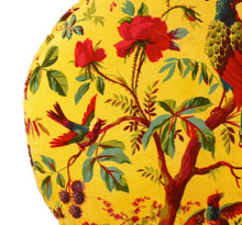 Lade das Bild in den Galerie-Viewer, Imbarro Kissen "Paradise" kanariengelb, 50 cm