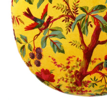 Lade das Bild in den Galerie-Viewer, Imbarro Kissen "Paradise" kanariengelb, 50 cm