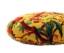 Lade das Bild in den Galerie-Viewer, Imbarro Kissen "Paradise" kanariengelb, 50 cm