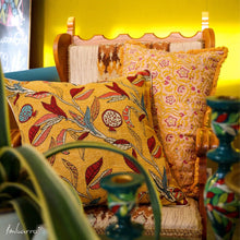 Lade das Bild in den Galerie-Viewer, Imbarro Kissen "Silene", 55 x 55 cm