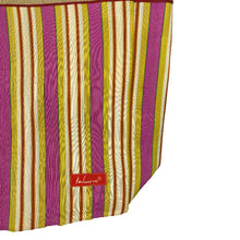 Lade das Bild in den Galerie-Viewer, Logo-Detail von Imbarro Strandtasche Kelly.