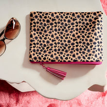 Lade das Bild in den Galerie-Viewer, Kosmetiktasche "Leopard", braun/pink