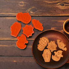 Lade das Bild in den Galerie-Viewer, Legami 5er-Set Keksausstecher - Halloween 2025