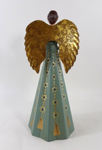 Lade das Bild in den Galerie-Viewer, Meander Kerzenhalter "Engel" 37 cm, Blaugrün/Blumen