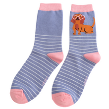 Lade das Bild in den Galerie-Viewer, Ms. Sparrow Socken "Dackel mit Brille", blau