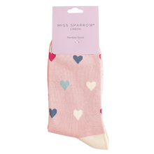 Lade das Bild in den Galerie-Viewer, Ms. Sparrow Socken "Herzen", rosa