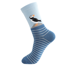 Lade das Bild in den Galerie-Viewer, Ms. Sparrow Socken "Papageientaucher", blau
