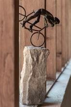Lade das Bild in den Galerie-Viewer, Deko-Figur "Mountainbiker", 46 cm