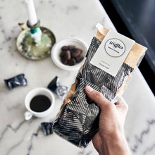 Lade das Bild in den Galerie-Viewer, Nicolas Vahé Schoko-Trüffel "Crunchy Popcorn", 110 g