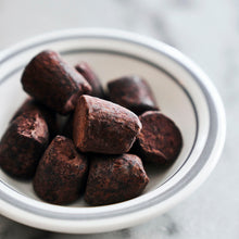 Lade das Bild in den Galerie-Viewer, Nicolas Vahé Schoko-Trüffel "Crunchy Popcorn", 110 g