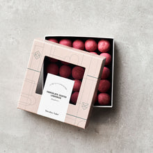 Lade das Bild in den Galerie-Viewer, Nicolas Vahé Lakritzpralinen "Raspberry", 163 g
