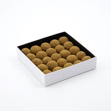 Lade das Bild in den Galerie-Viewer, Nicolas Vahé Lakritzpralinen "Salt Liquorice", 163 g