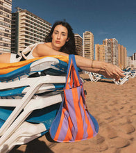 Lade das Bild in den Galerie-Viewer, Notabag 2-in-1 Tasche/Rucksack, blau/rot/lila gestreift