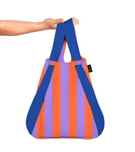 Lade das Bild in den Galerie-Viewer, Notabag 2-in-1 Tasche/Rucksack, blau/rot/lila gestreift