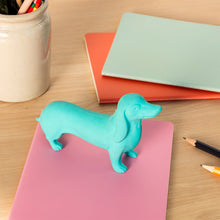 Lade das Bild in den Galerie-Viewer, XXL-Radiergummi "Dackel", türkis