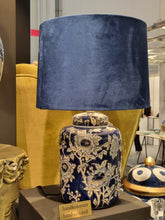 Lade das Bild in den Galerie-Viewer, Tischleuchte "Blue Flower", 55 cm
