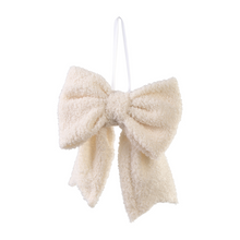 Lade das Bild in den Galerie-Viewer, Cremeweiße Schleife aus Teddyfell als Anhänger für den Weihnachtsbaum.