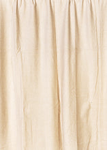 Lade das Bild in den Galerie-Viewer, Seidendecke "Ava" beige, 130 x 170 cm