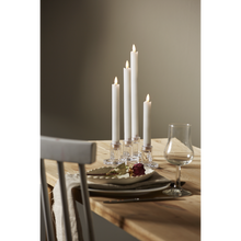 Lade das Bild in den Galerie-Viewer, 4er Set LED-Kerzen versch. Größen, weiß
