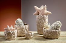 Lade das Bild in den Galerie-Viewer, 6er-Set Anhänger Papiersterne, naturweiß