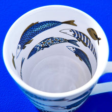 Lade das Bild in den Galerie-Viewer, Becher "Blue Fish"