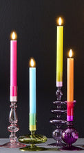 Lade das Bild in den Galerie-Viewer, 4er Set LED-Kerzen, pink