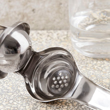 Lade das Bild in den Galerie-Viewer, Nicolas Vahé Zitruspresse "Use", Edelstahl