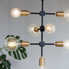 Lade das Bild in den Galerie-Viewer, House Doctor Lampe "Molecular", schwarz/messing