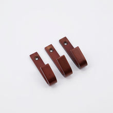 Lade das Bild in den Galerie-Viewer, House Doctor 3er-Set Haken "Bath" messingbraun, 7 cm