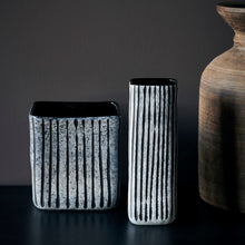 Lade das Bild in den Galerie-Viewer, House Doctor Vase "Surat", 20 cm