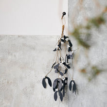 Lade das Bild in den Galerie-Viewer, House Doctor Mistelzweig "Mistletoe", schwarz