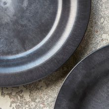 Lade das Bild in den Galerie-Viewer, House Doctor 4er-Set Teller "Serveur", schwarz 24 cm