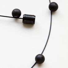 Lade das Bild in den Galerie-Viewer, Monograph Fotoseil mit Magneten "Cable", schwarz