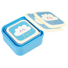 Lade das Bild in den Galerie-Viewer, 3er-Set Retro-Snackboxen von Rex London mit Wolken-Motiv ineinandergestapelt.