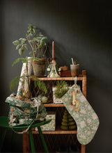 Lade das Bild in den Galerie-Viewer, Bungalow Kerzenhalter "Santa", grün