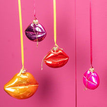 Lade das Bild in den Galerie-Viewer, Weihnachtsanhänger "Lippen", pink